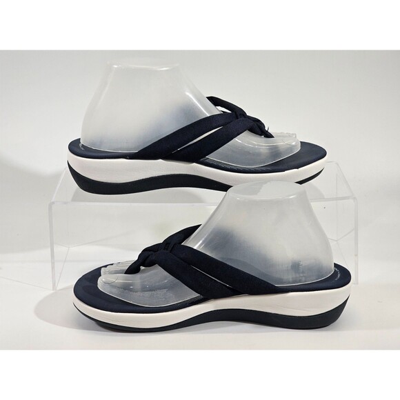 CLARKS Women's 9 Arla Kaylie‎ 2 Fabric Thong Flip Flop Beach Pool Sandals Navy - Picture 3 of 11
